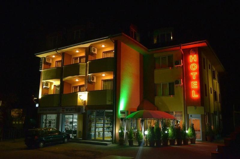 Hotel Pilevski Yukarı Cuma Dış mekan fotoğraf